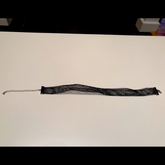 Choker - Picture 1 of 3
